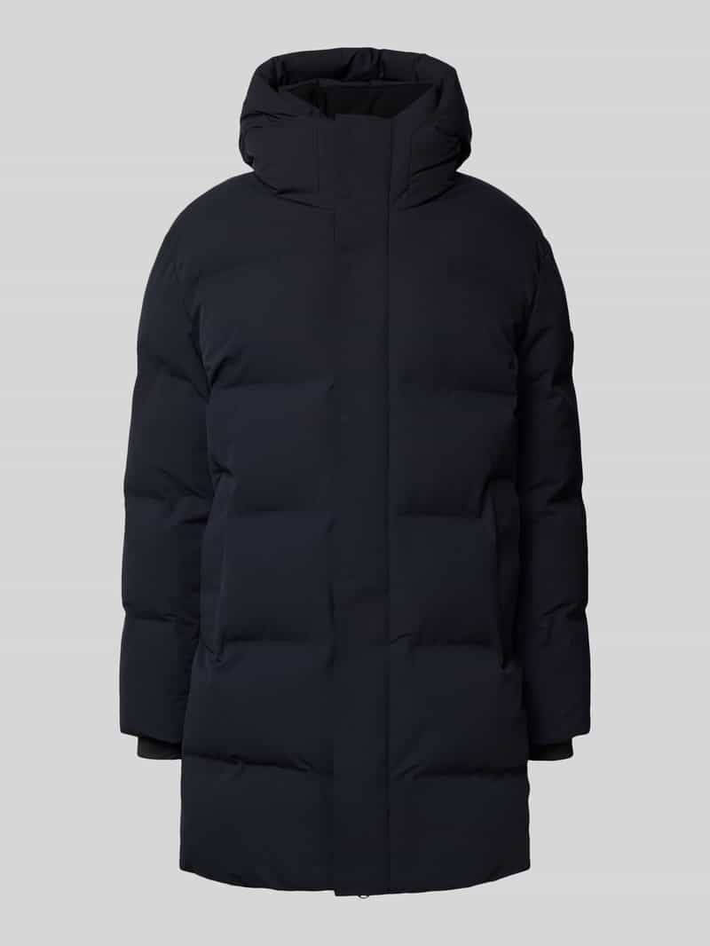 Płaszcz pikowany z kapturem