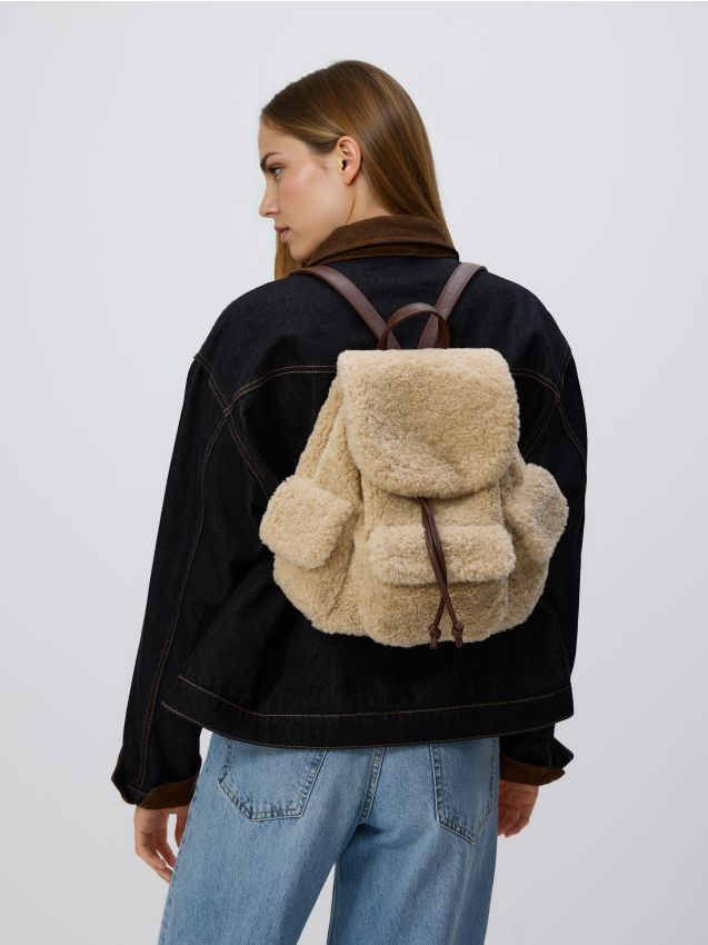 Reserved - Plecak ze sztucznego baranka - beżowy