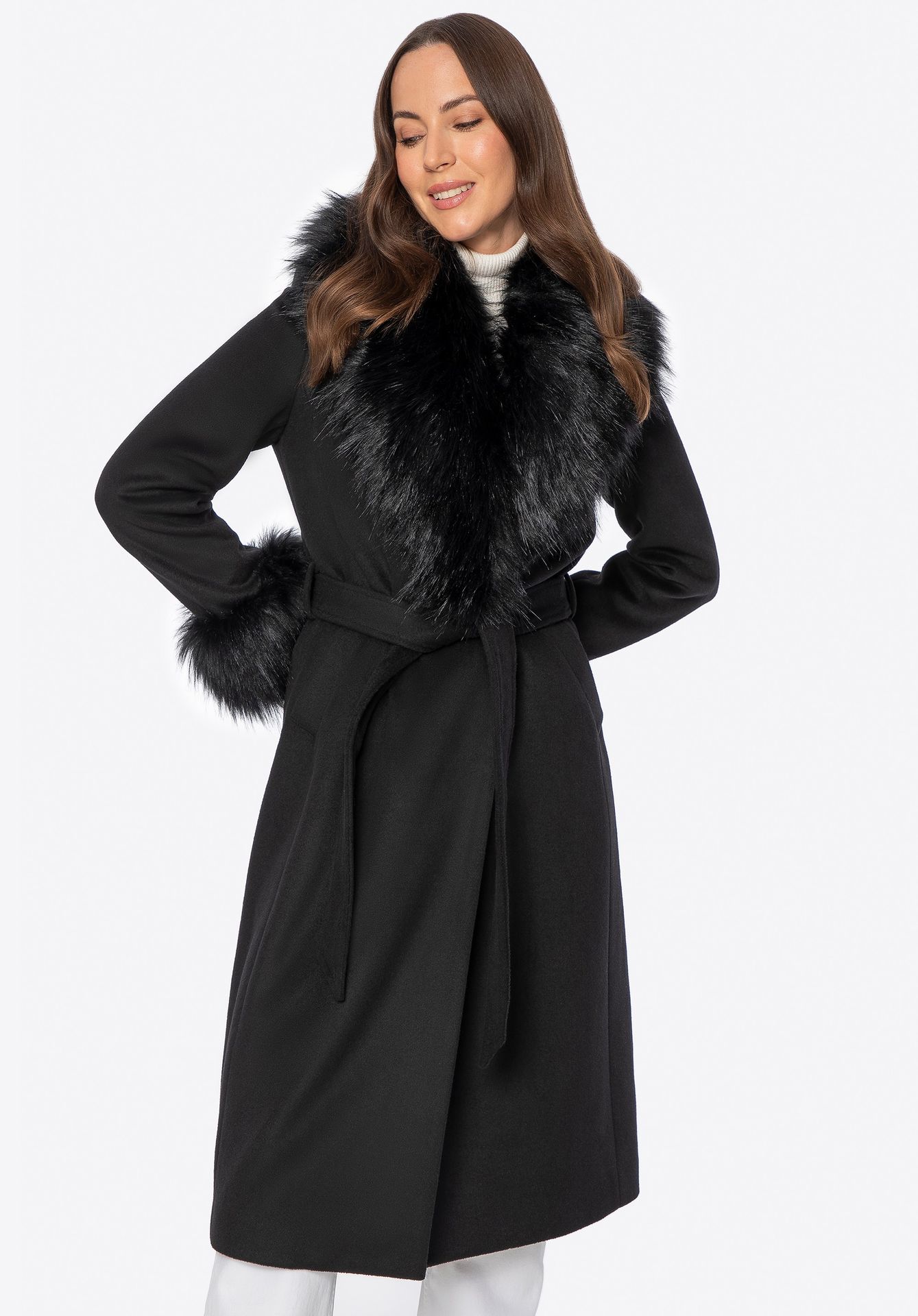 Płaszcz damski z wełną i futrzanymi elementami czarny