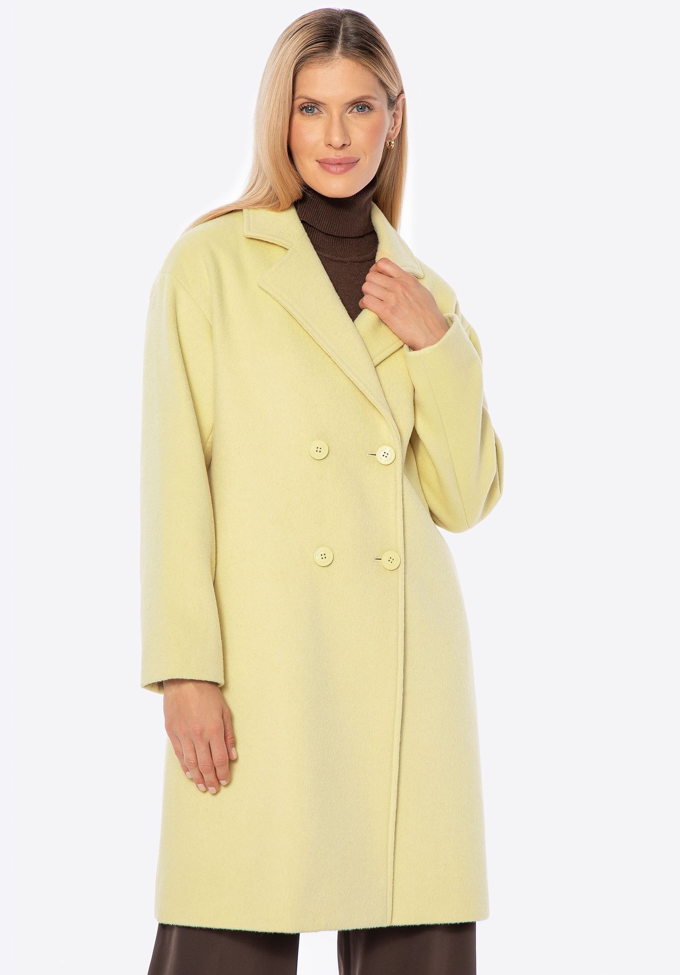 Dwurzędowy płaszcz damski z wełny żółty