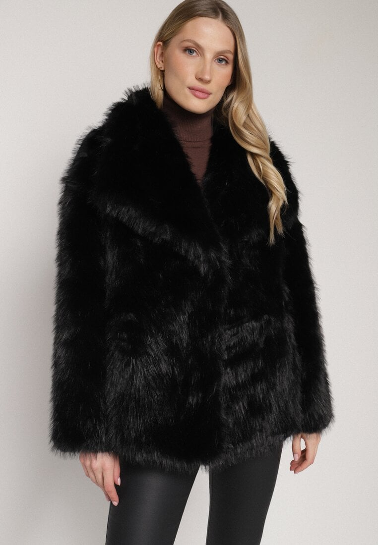 Czarna Kurtka Futerko o Dwurzędowym Kroju Oversize Nevisa