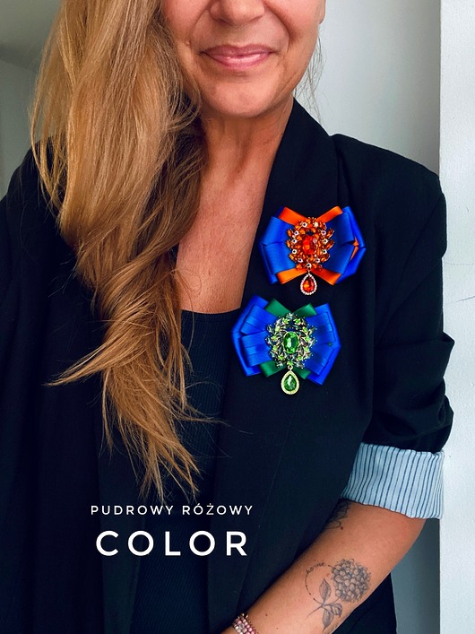 Brosza z kolekcji COLOR z zielonym kryształem New