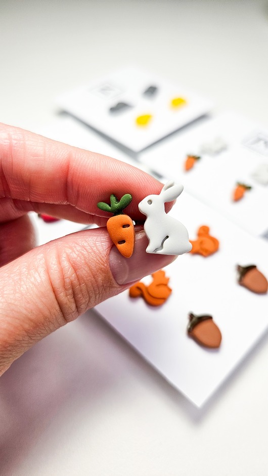 Zestaw kolczyków - zające i marchewki