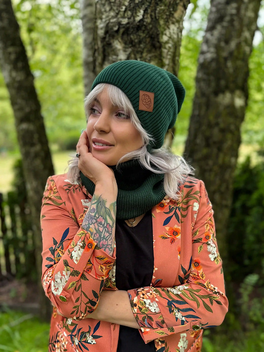 Bawełniana czapka jesienna logo ekoskórka Zielony