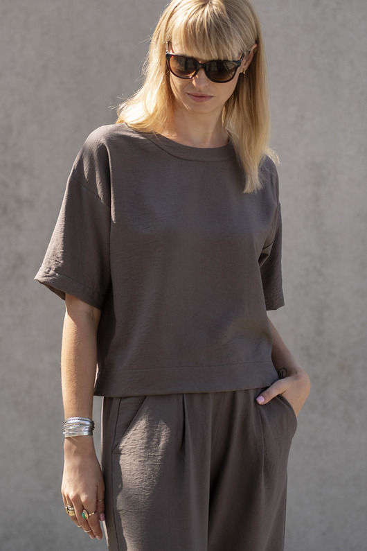 Wiskozowy t-shirt oversize - kakao