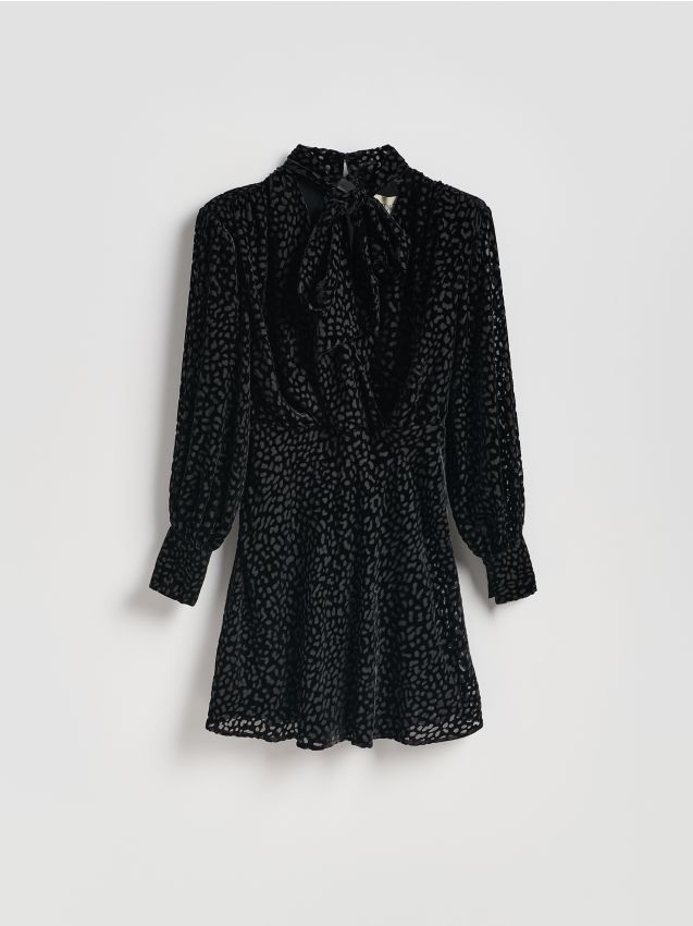 Reserved - Sukienka z ozdobną szarfą - czarny