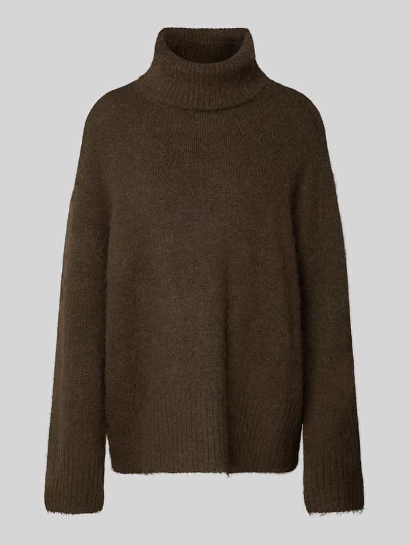 Sweter z dzianiny o kroju oversized z golfem