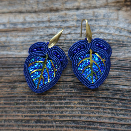 Migoczące listki- kolczyki sutasz