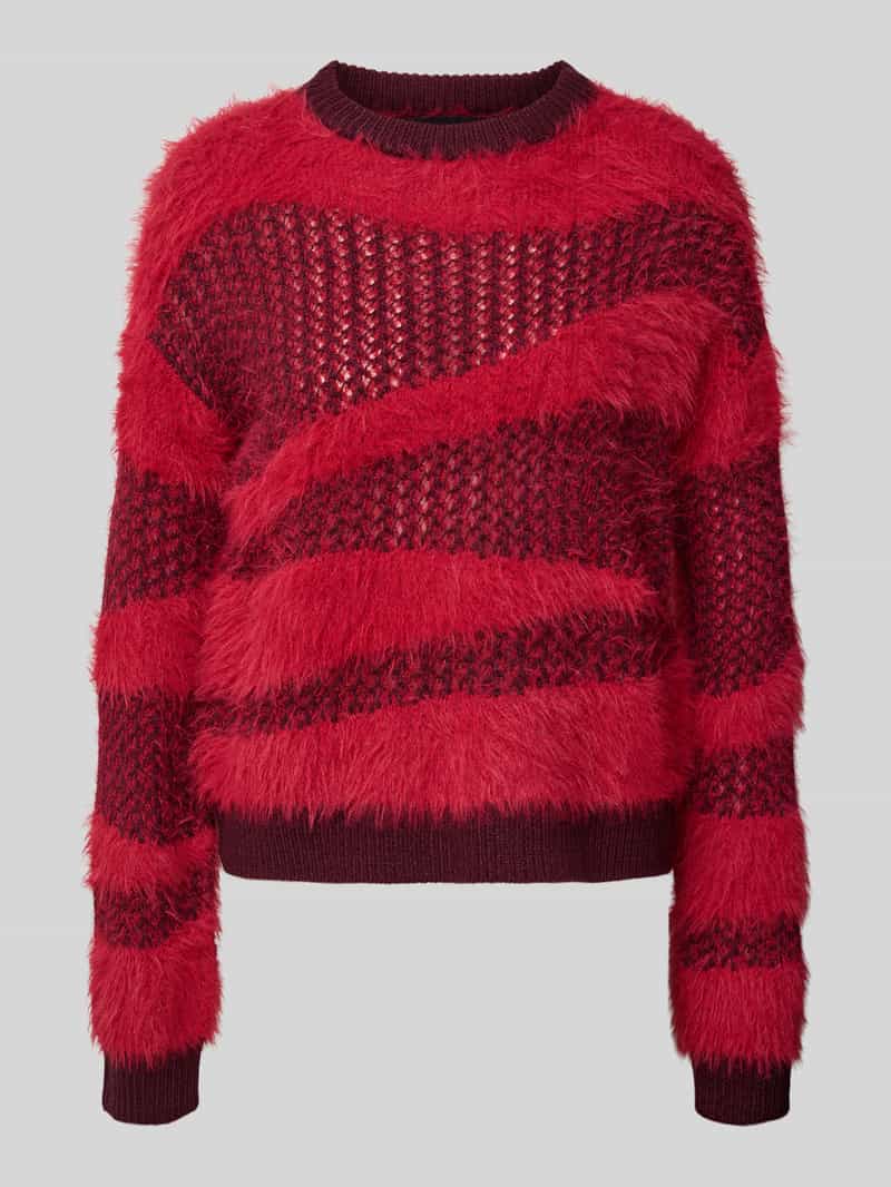 Sweter z dzianiny o kroju regular fit z fakturowanym wzorem model ‘CALLIE’