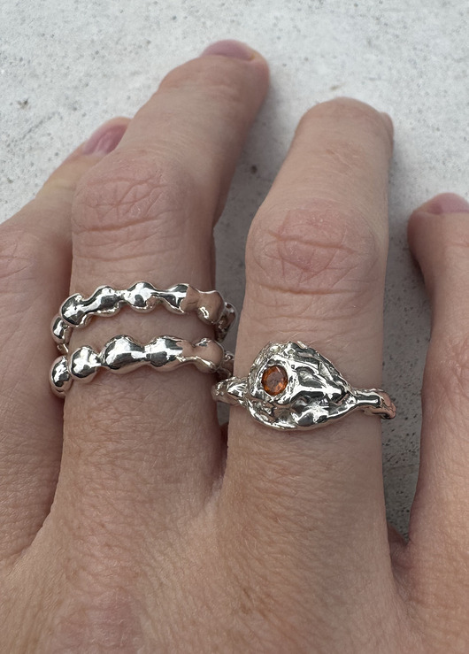 Srebrny pierścionek Kropelki