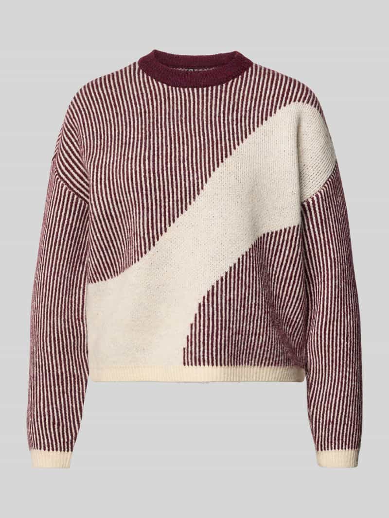 Sweter z dzianiny o luźnym kroju ze wzorem na całej powierzchni model ‘LINNA’