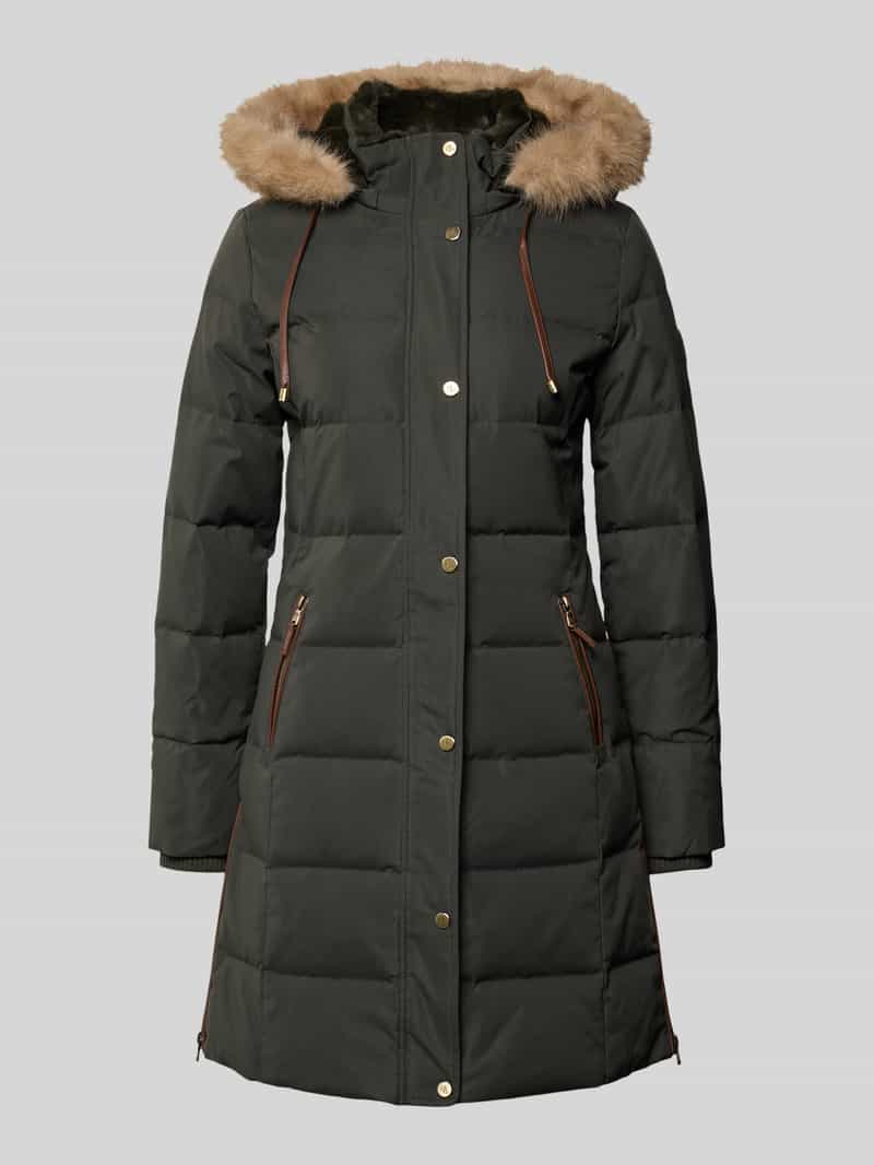 Płaszcz pikowany z kieszeniami zapinanymi na zamek błyskawiczny