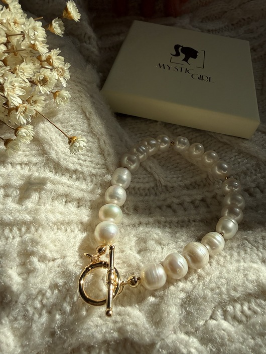 Bransoletka z pereł ze złotym zapięciem toggle