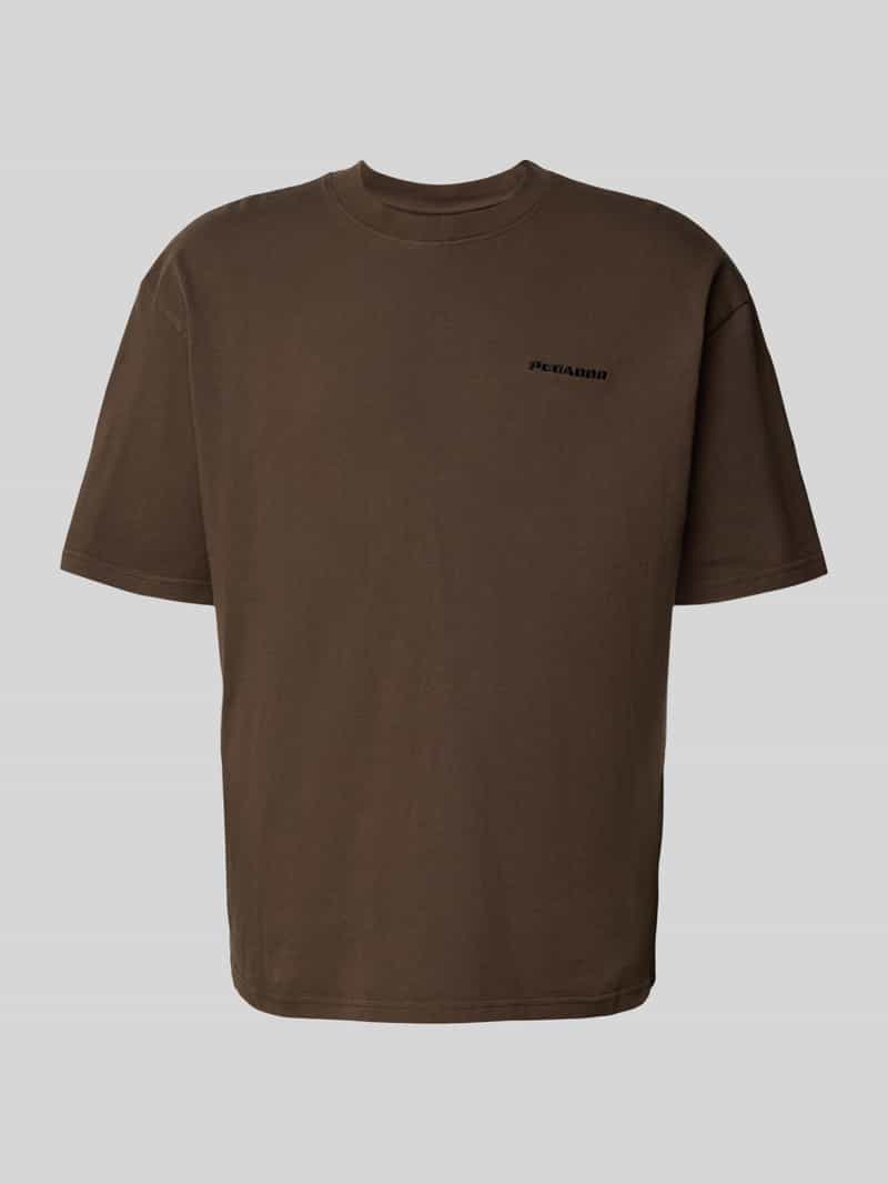 T-shirt o kroju oversized z wyhaftowanym logo