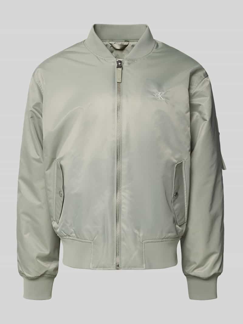 Bomberka z wyhaftowanym logo