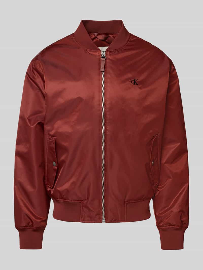 Bomberka z wyhaftowanym logo