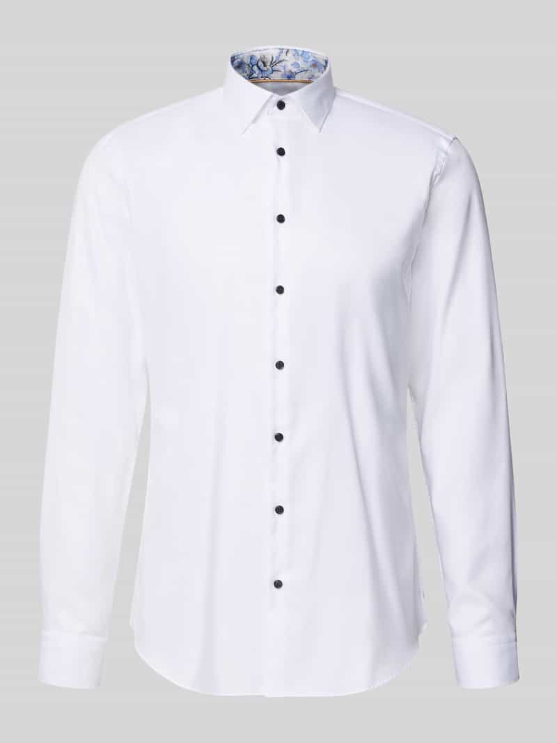 Koszula biznesowa o kroju slim fit z bawełny z kołnierzykiem typu kent