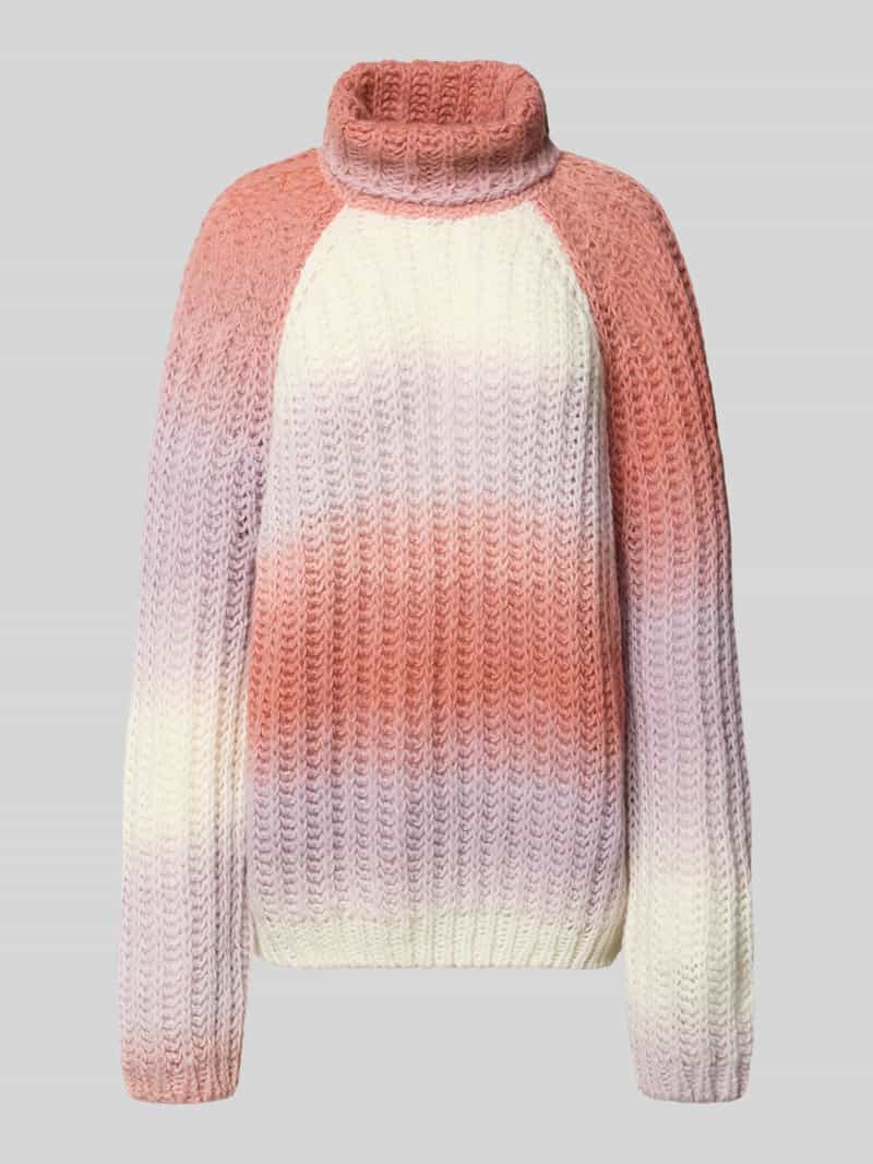 Sweter z dzianiny z golfem