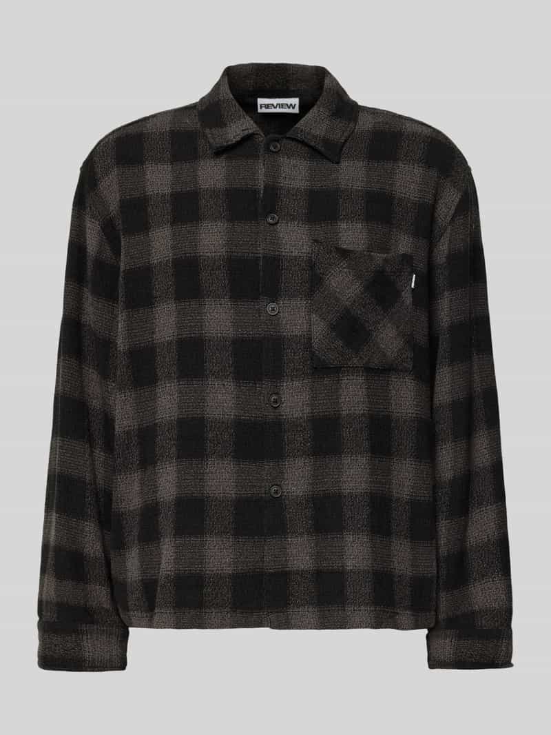 Koszula w kratę o skróconym kroju z kieszenią na piersi