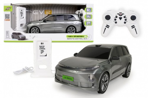 Auto r/c ze stacją ładującą