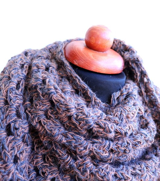 Chusta apaszka dwukolorowa na szydełku Matylda