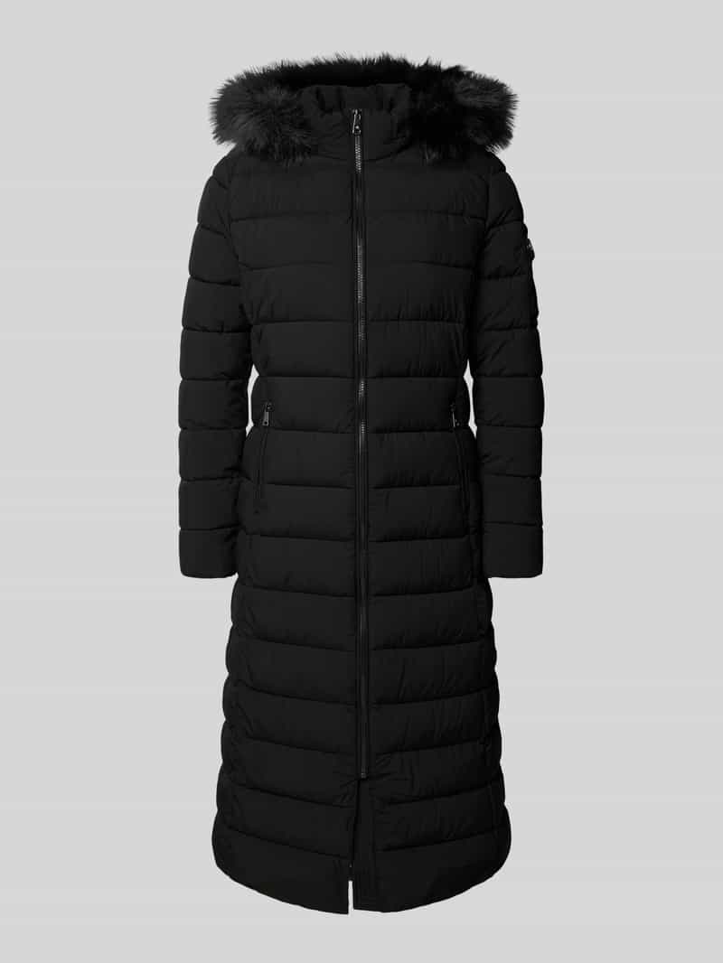 Płaszcz pikowany z kieszeniami zapinanymi na zamek błyskawiczny