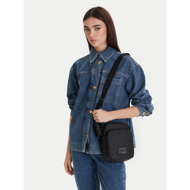 Saszetka Calvin Klein Puffer Utility Reporter LV04D3200G Czarny