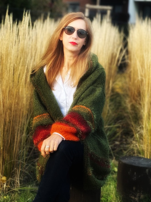 Długi kardigan z kapturem khaki, burgund, pomarańcz