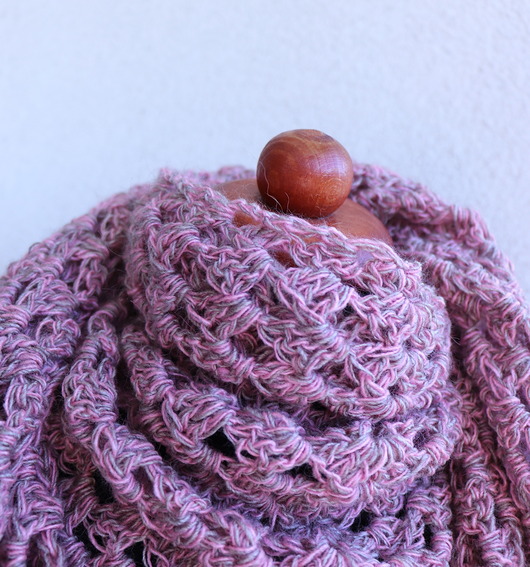 Chusta apaszka dwukolorowa na szydełku Asia