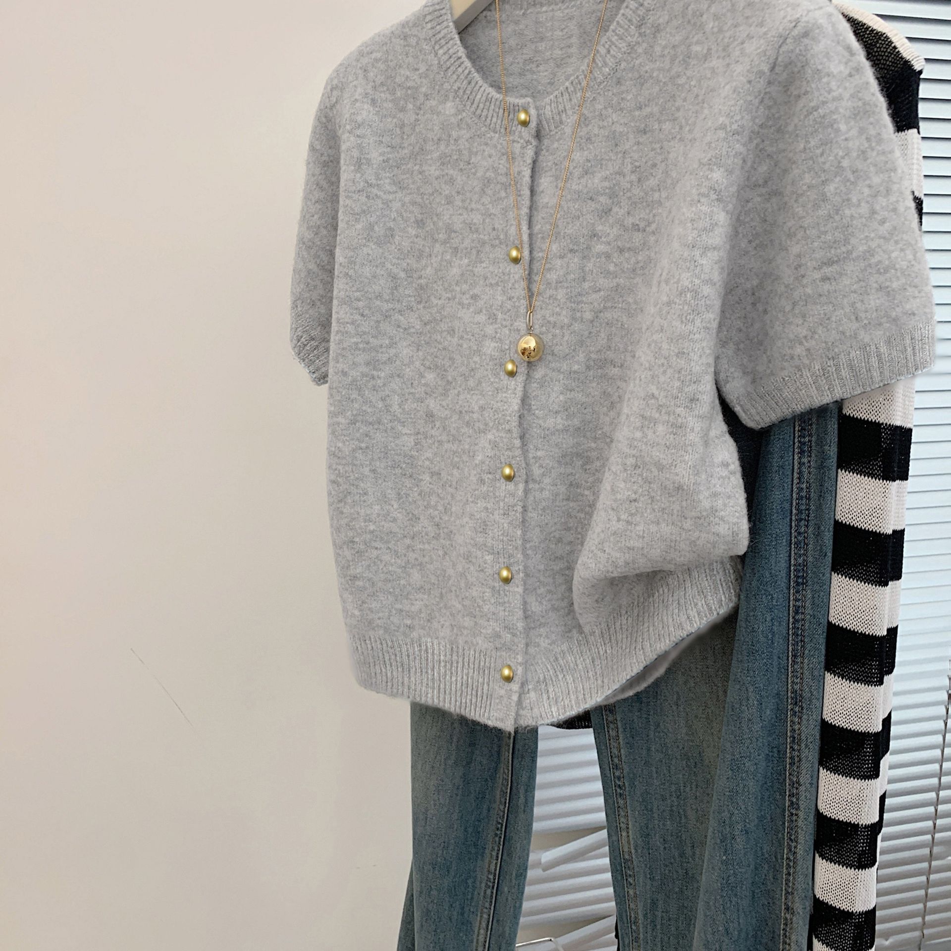 TEMU Elegancki kardigan damski w stylu francuskim - jednolity , metalowe guziki z przodu, sweter z krótkim rękawem z otwartą przodem, idealny na