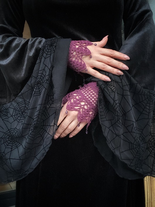 Mankiety koronkowe śliwkowe fioletowe z koraliczkami lace cuffs