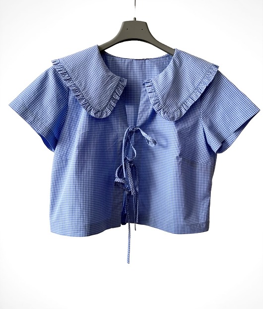 Wiązana bluzka z krótkim rękawem i kołnierzykiem Elena