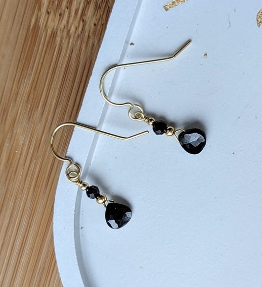 Turmalin kolczyki pozłacane, drobne