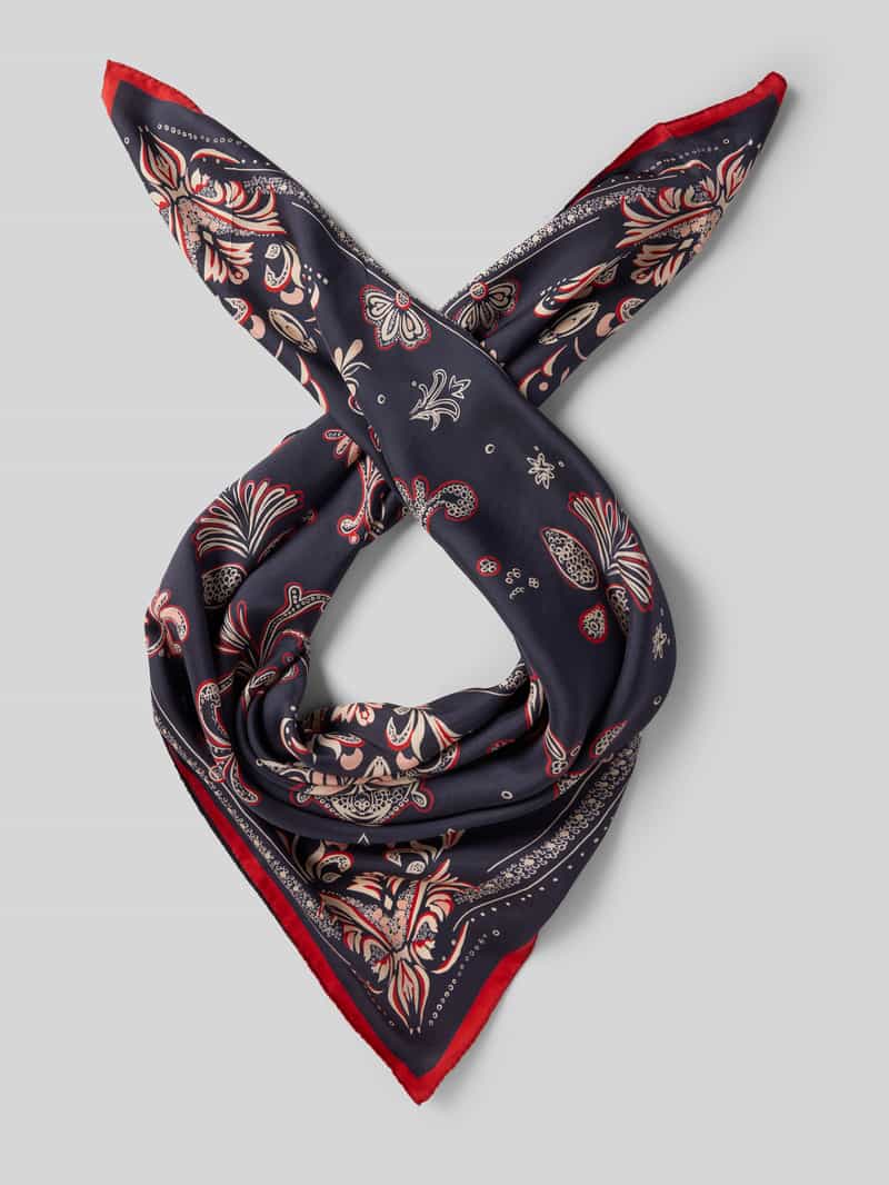 Szal w kształcie trójkąta