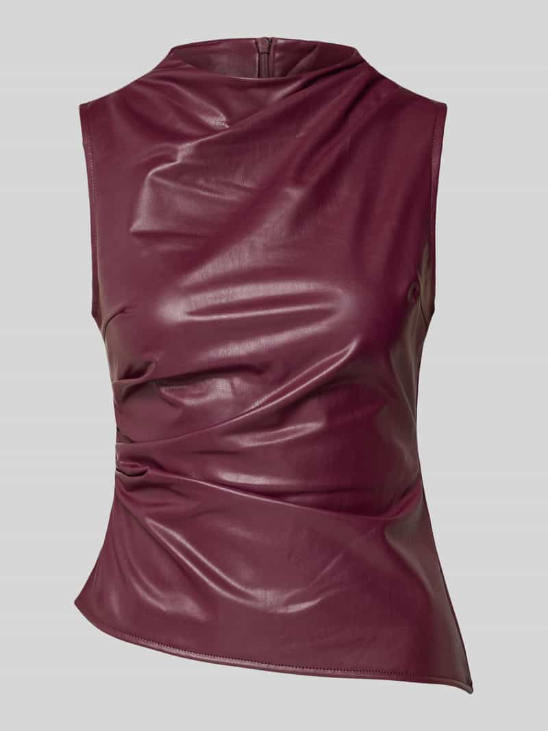 Top z imitacji skóry z marszczeniami model ‘DANDY’