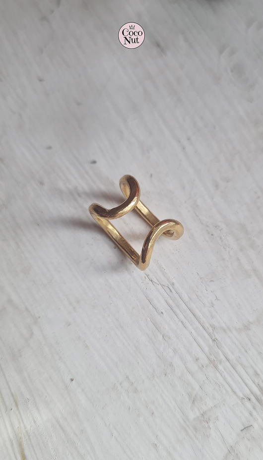 Nausznica DUBL złocona na środek ucha