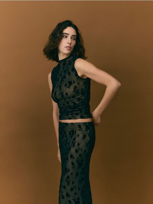 Reserved - Siateczkowy top z haftem - czarny