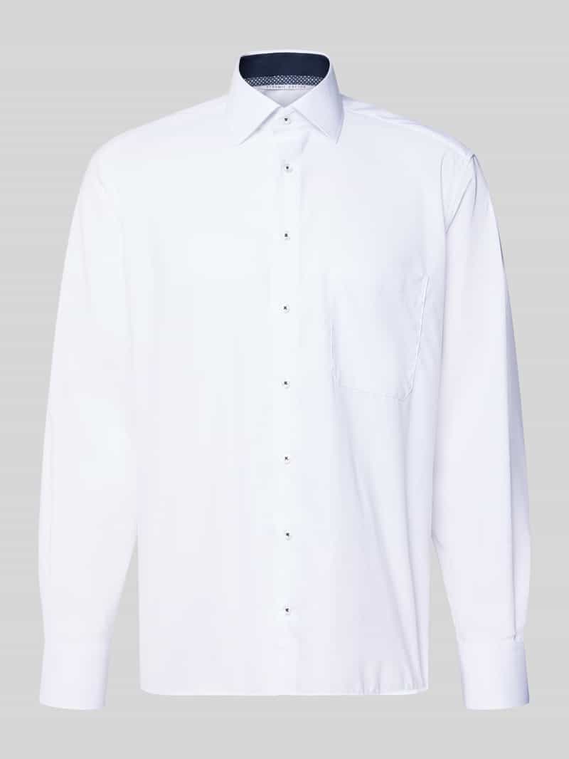 Koszula biznesowa o kroju comfort fit z bawełny z kołnierzykiem typu kent