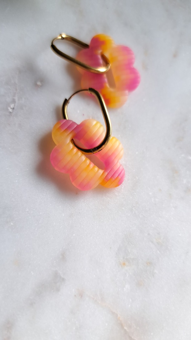 Kolorowe kolczyki kwiatki, złote zapięcia