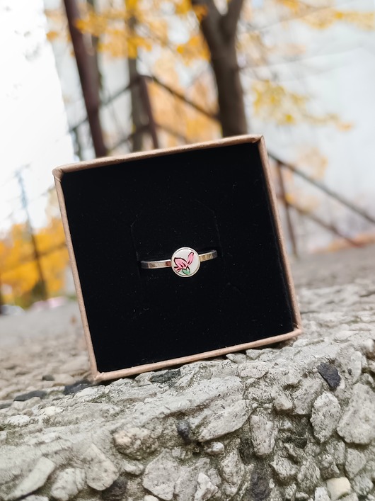 Pierścionek z kwiatkiem srebrny