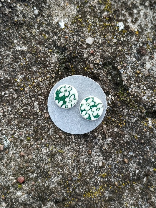 Kolczyki ceramiczne w zielone kwiaty