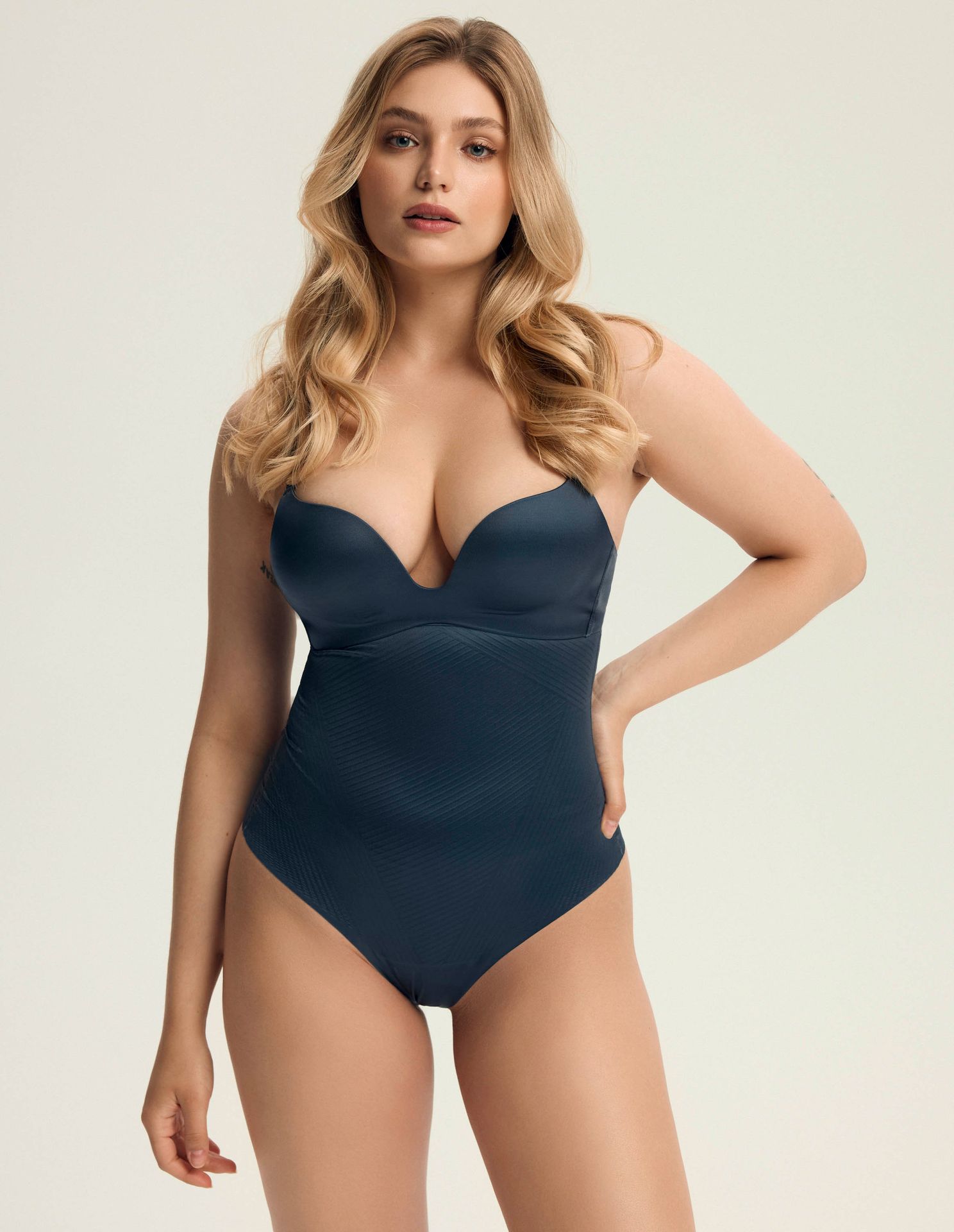 Esotiq Shapewear Shapy - Stringi modelujące, granatowe Wariant/Rozmiar: XL DOSTAWA 24h GWRANCJA