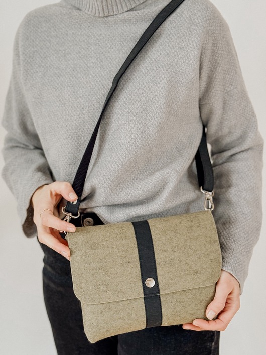 Marmollada - filcowa listonoszka MIĘTOWA + czarny