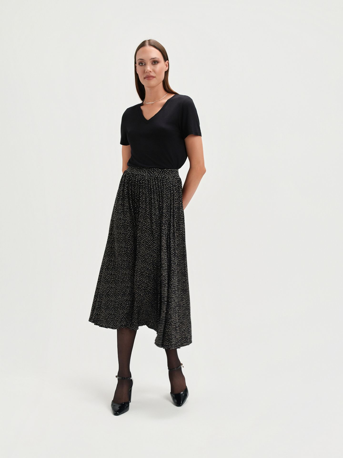 Plisowana spódnica w groszki