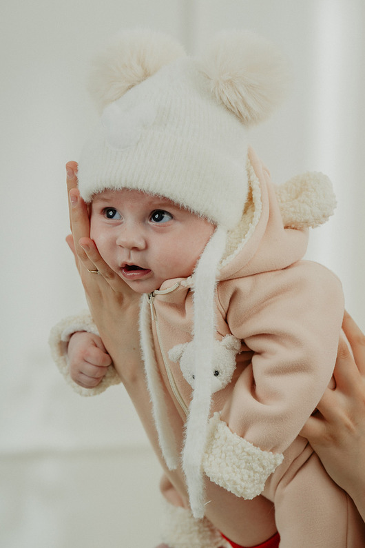 Dziewczęca czapka na zimę FULVIA z dwoma pomponami ekri