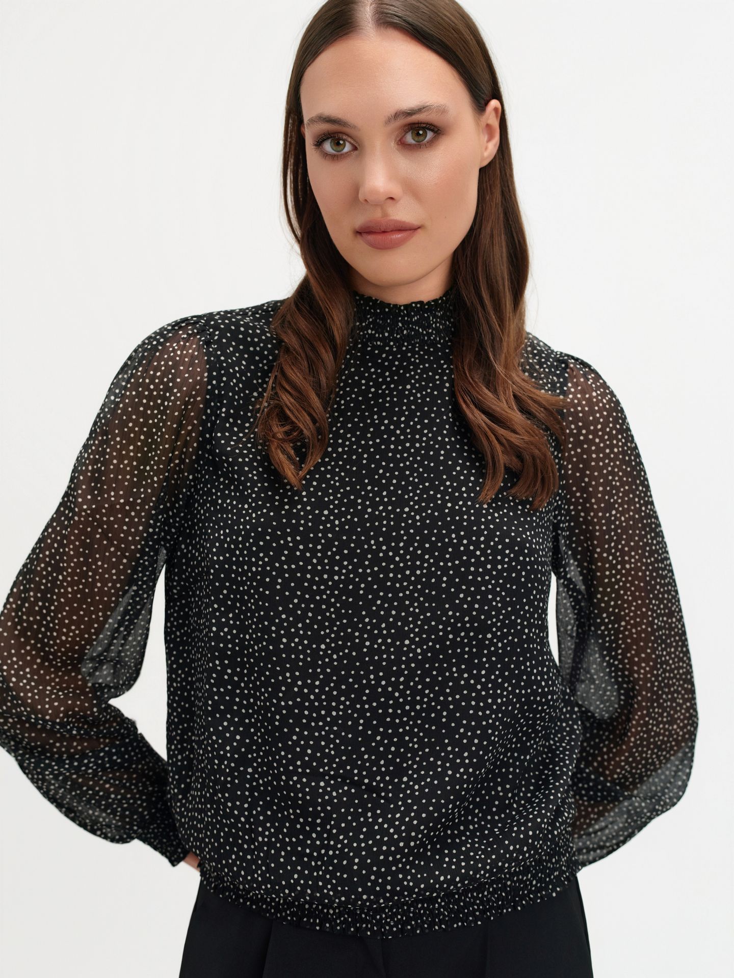 Bluzka w groszki na stójce