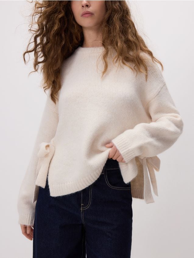 Reserved - Sweter z kokardkami - kremowy