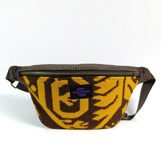 Żółto - brązowa nerka z ludowej tkaniny - większa