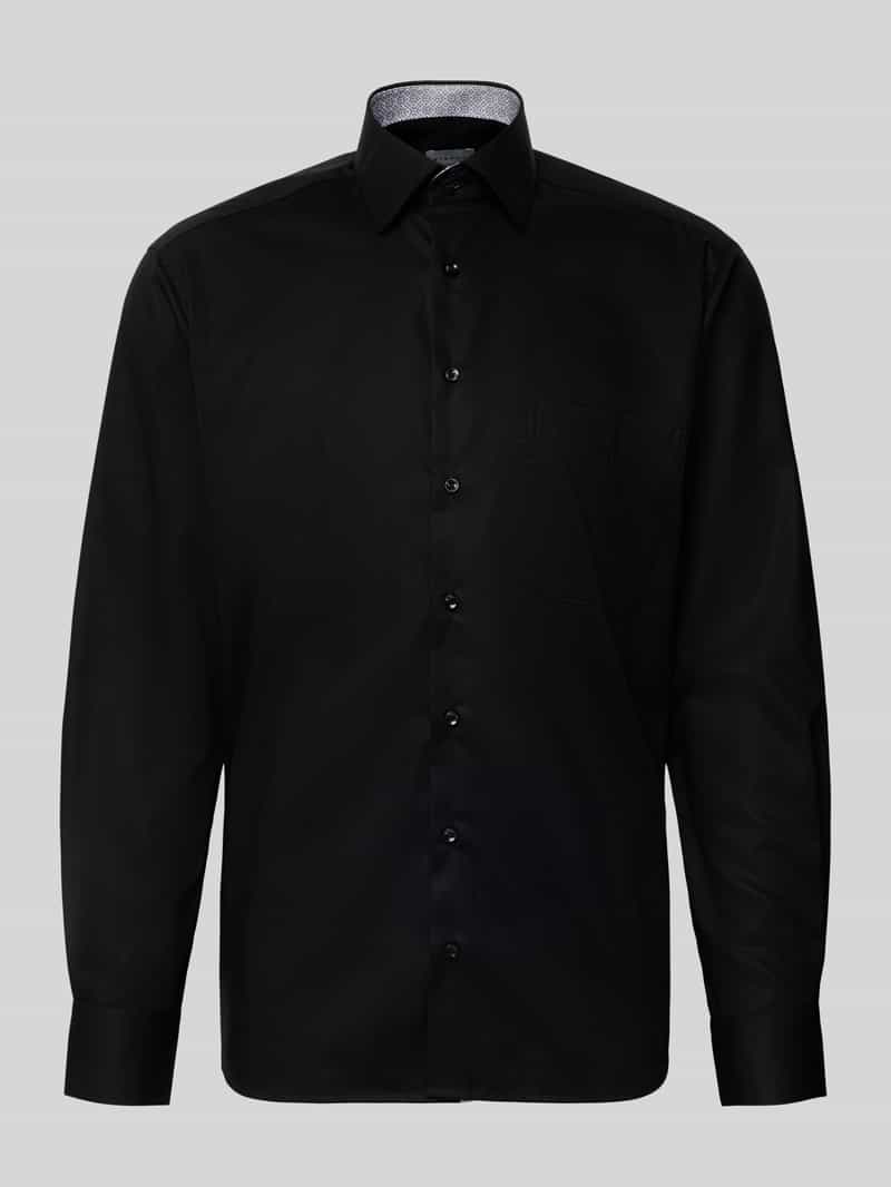 Koszula biznesowa o kroju comfort fit z bawełny z kołnierzykiem typu kent