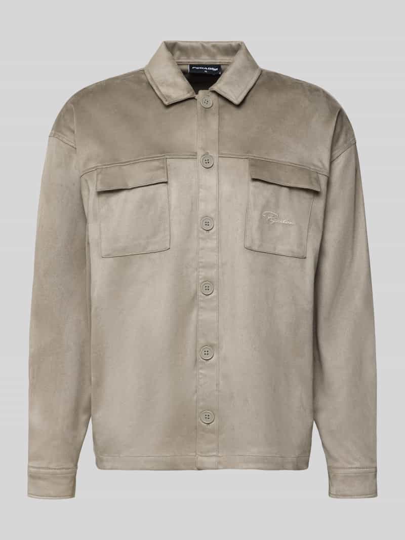 Kurtka koszulowa o kroju relaxed fit z kieszeniami na piersi i wyhaftowanym logo